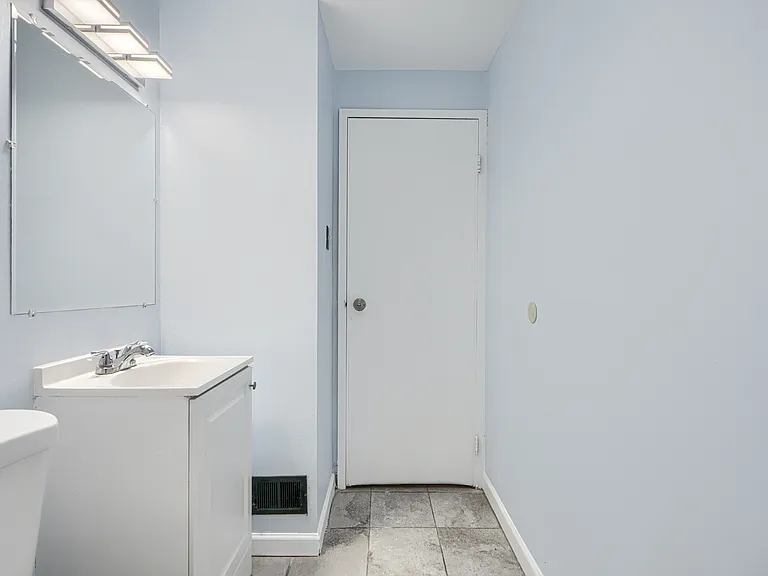 7906 Wynbrook Rd — Photo 26