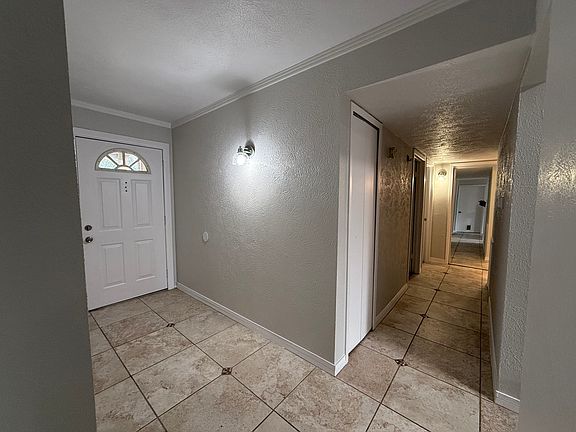 3rd image of 714 Wandering Way Dr