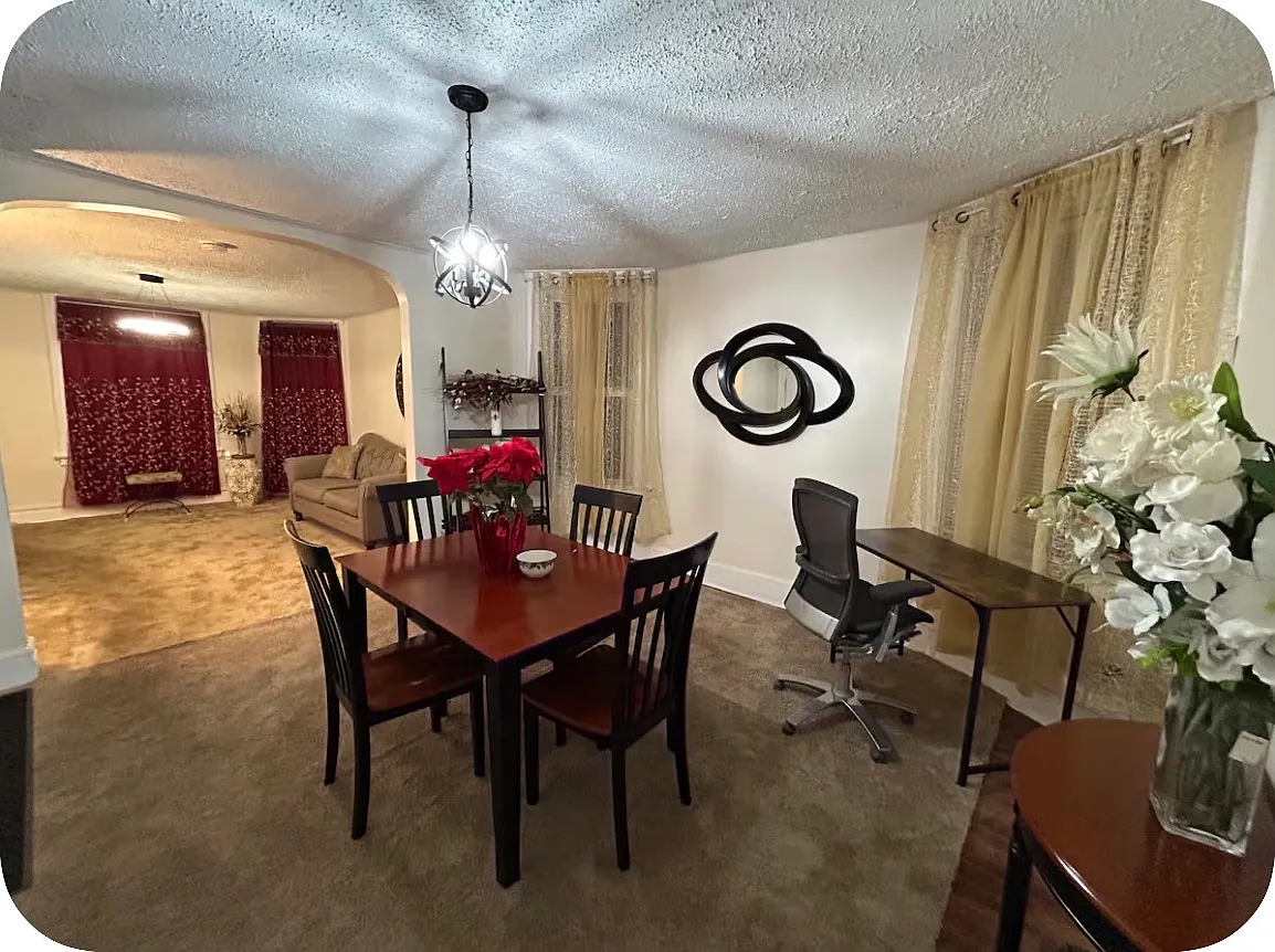 4 bed, 1350 sqft, $985 — Photo 2