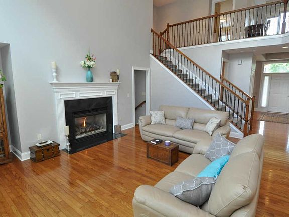 3rd image of 6501 Ballantrae Pl
