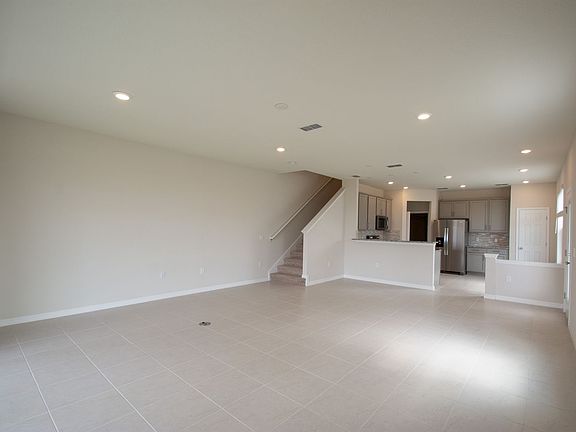 4th image of 3936 Plainview Dr