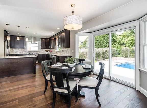 3rd image of 2024 Meadowbrook Way Dr