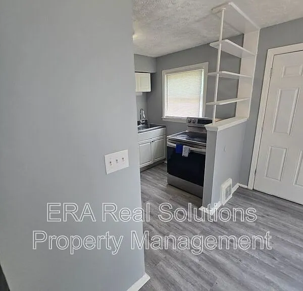 2065 W Mound St — Photo 7
