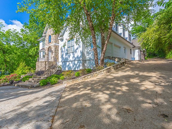 4th image of 17219 Bear Paw Cir