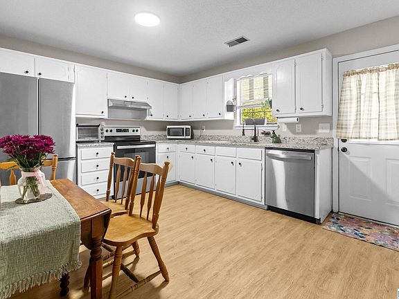 5th image of 5529 Saint James St