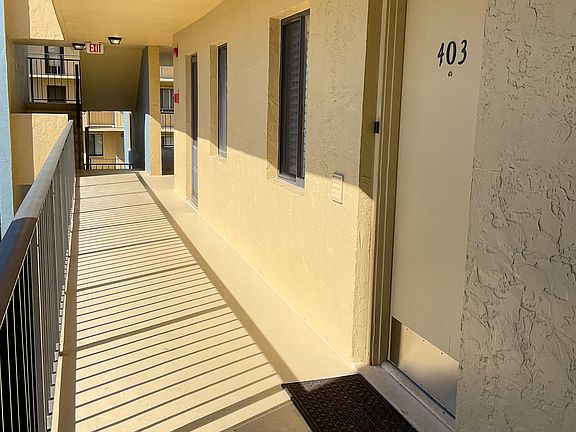 4th image of 2828 Tennis Club Drive #403