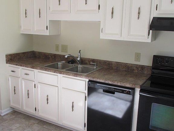 2nd image of 3917 Kentland Dr SW