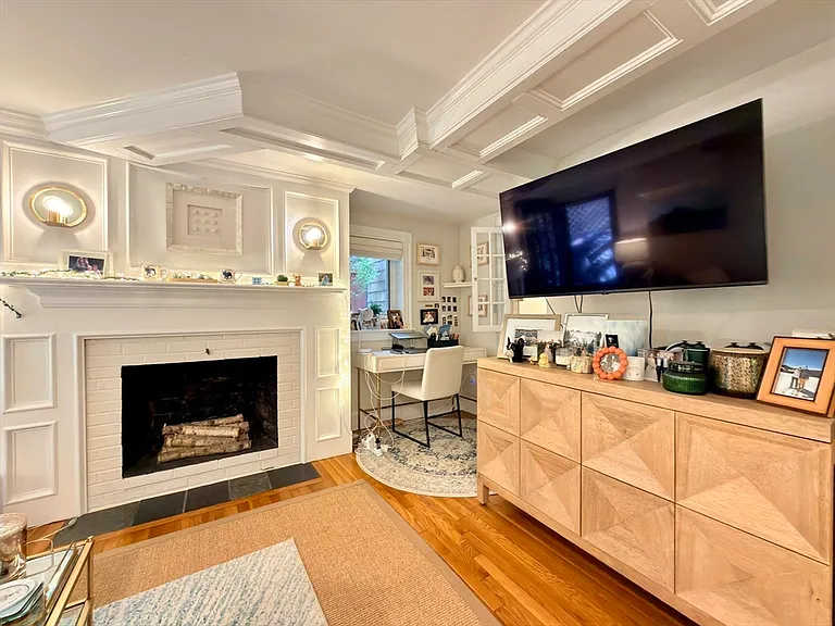 41 Pinckney St #B — Photo 22