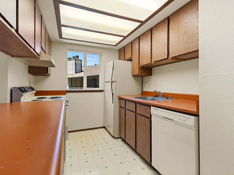 Bellefield Manor — Photo 22