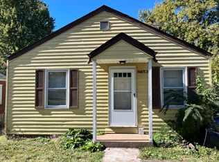 9853 Green Valley Dr, Saint Louis, MO 63136