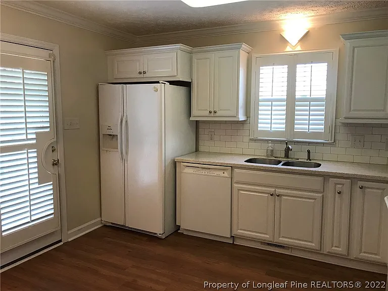 614 W Amberdale Cir W — Photo 4