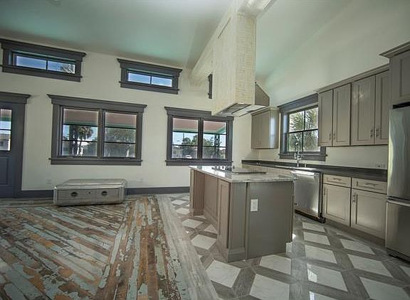 4th image of 3519 Desaix Blvd