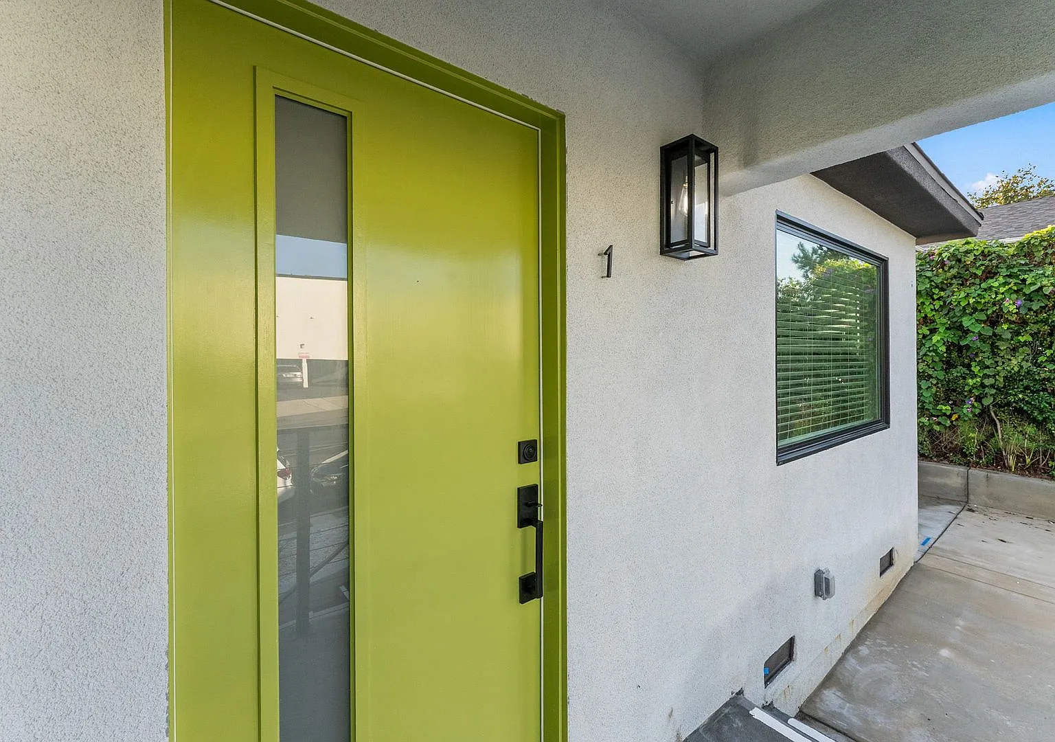 Renovated Golden Hill 1 Bed/1 Ba with LARGE private patio — Photo 3