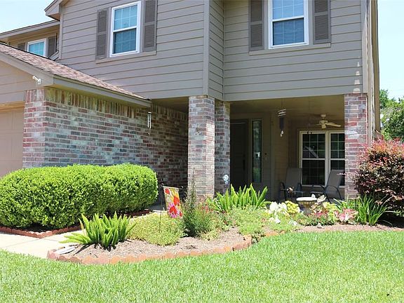 3rd image of 2007 Creek Valley Ln