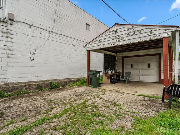 3rd image of 5707 W 3rd St