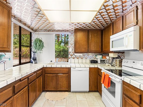 2nd image of 2650 San Lago Ct