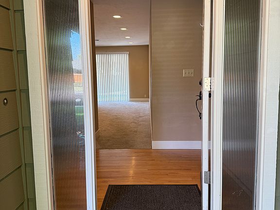 Front entrance into foyer