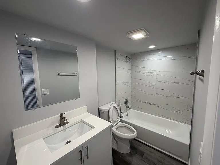 320 SW 1st St #D-4 — Photo 7