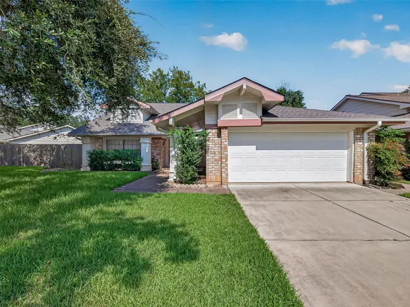 2215 Brook View Ln, Sugar Land, TX 77479