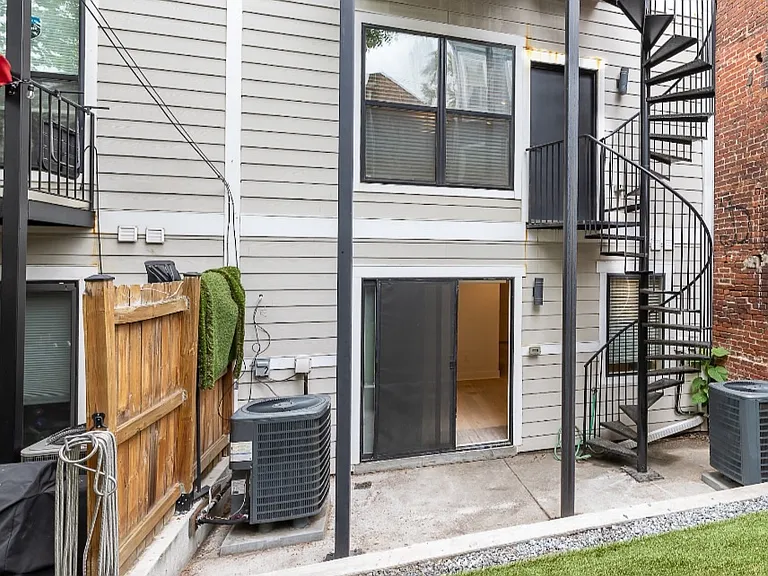 631 Florida Ave NE #A — Photo 10