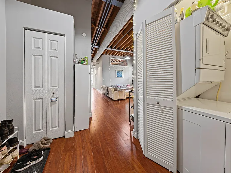 359 W Chicago Ave #2S — Photo 11