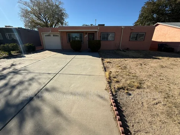 317 General Hodges St NE, Albuquerque, NM 87123