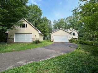 5196 Finley Ct, North Branch, MN 55056