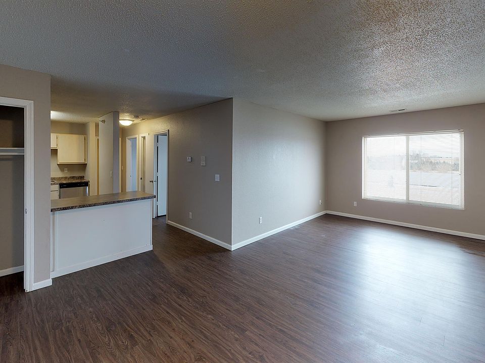 1st image of 1201 S Hutchins Ave APT 101