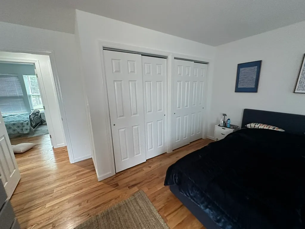 Hamptons Beach House, 5-minute walk to Bay Beach — Photo 4