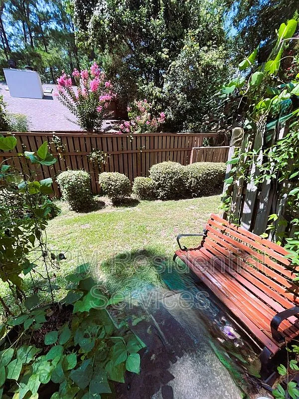 2 bed, 1.5 bath, 1000 sqft, $1,425 — Photo 3