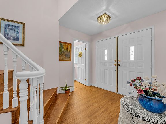 5th image of 10848 129a St