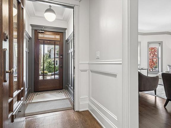4th image of 2148 W Giddings St