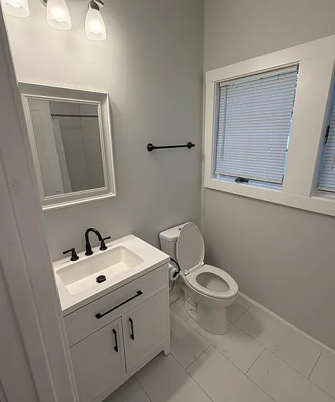1673 Broadway St — Photo 14
