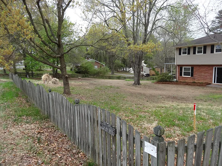 5773 Gumtree Rd — Photo 34