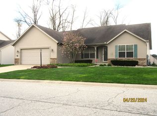 25768 Rolling Hills Dr, South Bend, IN 46628