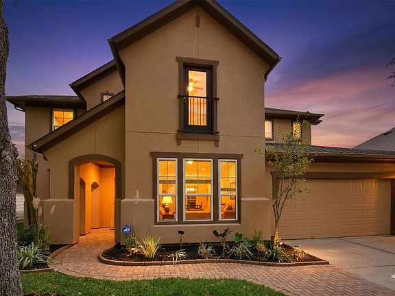 3rd image of 5615 Edgewood Place Dr