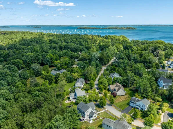 7 Mussel Cove Lane, Falmouth, ME 04105