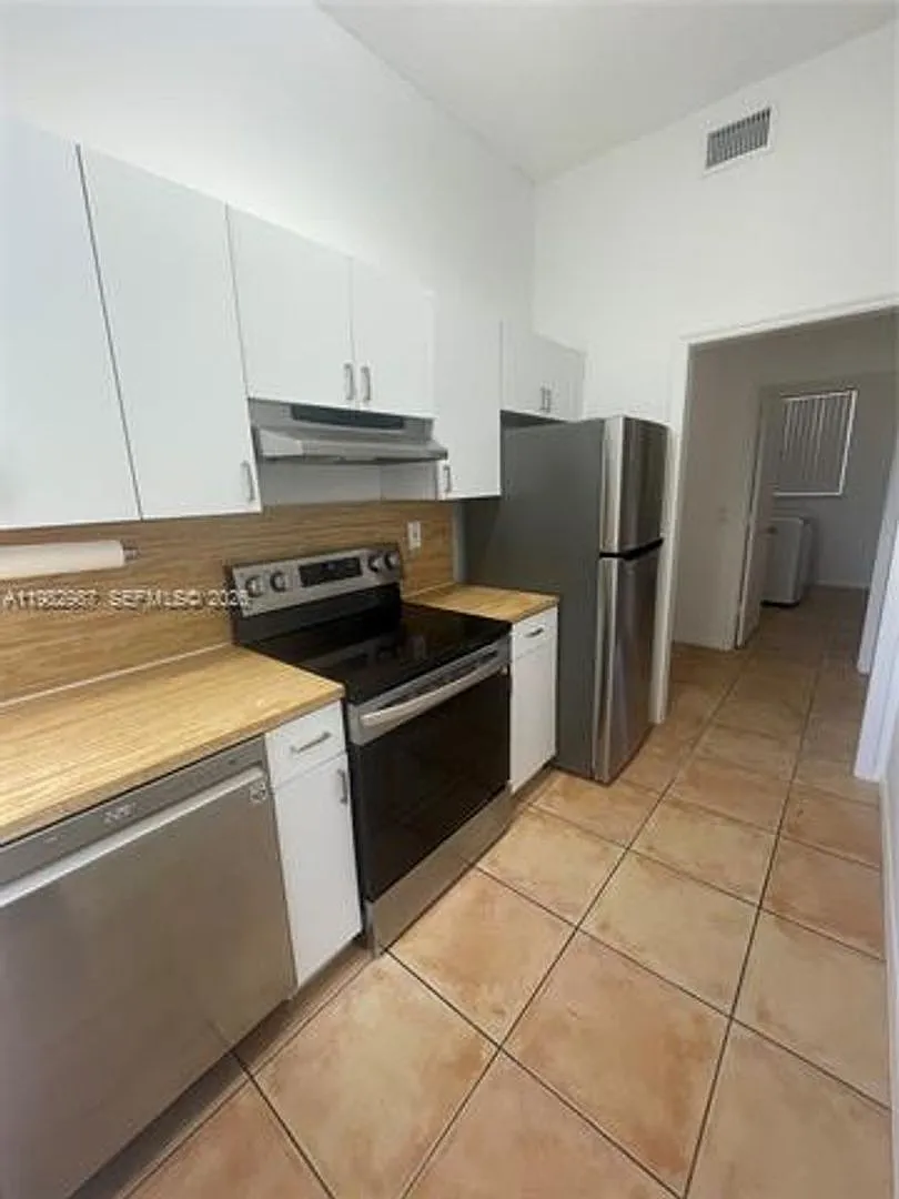 3421 SW 25th St # 3421, Miami, FL 33133 — Photo 1