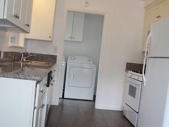 5th image of 5551 Noble Ave Floor 1