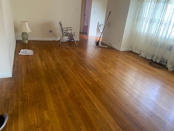 5th image of 47 Pershing Ave