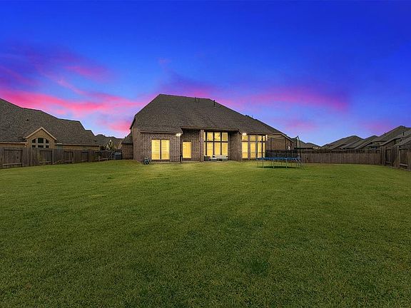 2nd image of 13302 Jasmine Peak Ct