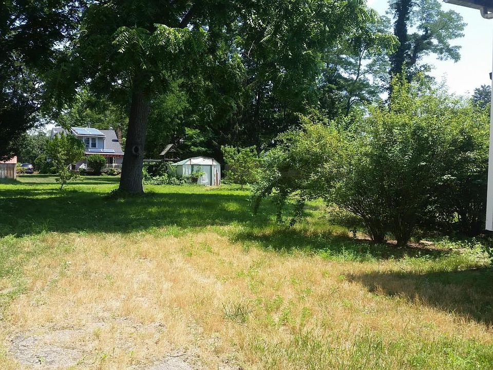 2nd image of 642 Woodland Ave