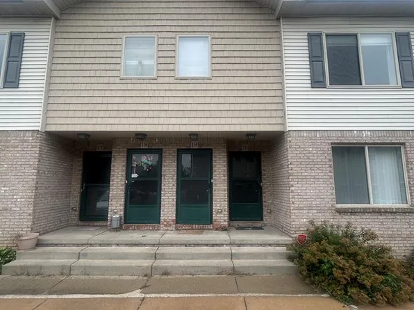 19 Eden Park Dr, Dearborn Heights, MI 48127