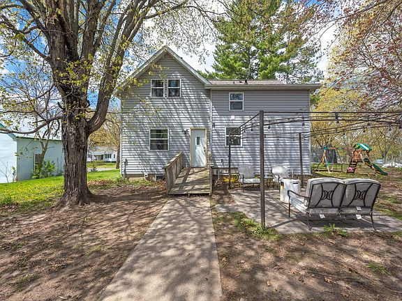 3rd image of 207 1st Ave S