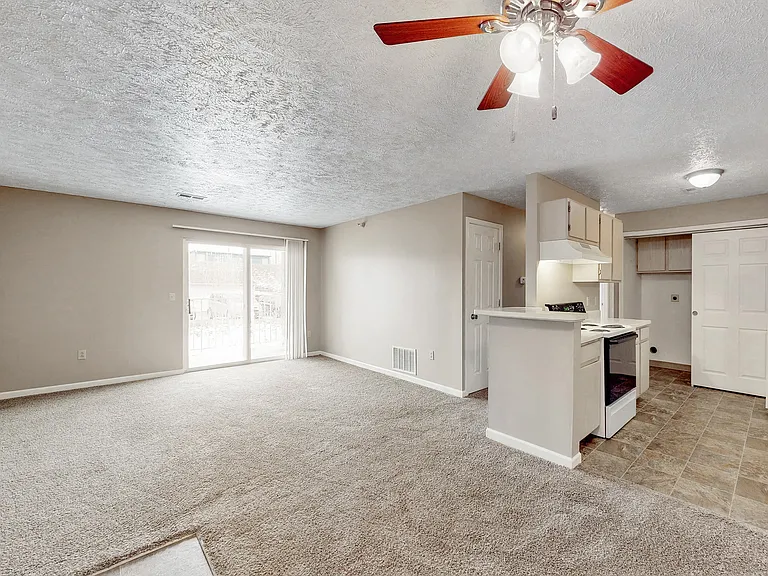 Parkview Apartments — Photo 33