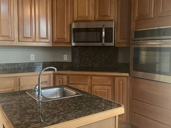 5th image of 561 NW Lake Valley Ter