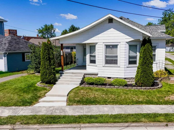 105 S Pine St, Wapakoneta, OH 45895