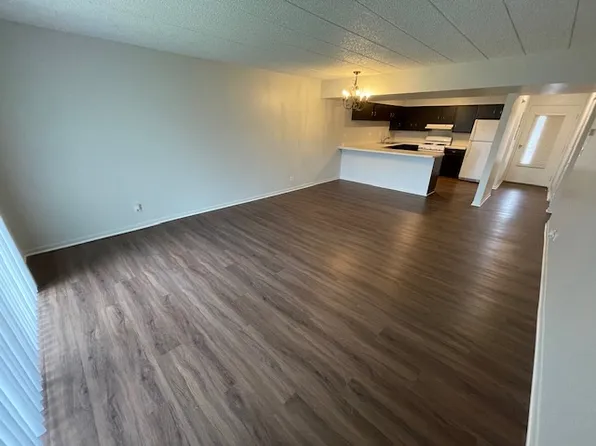 Lakeview Terrace Apartments, 103 N Milwaukee Ave APT A27, Lake Villa, IL 60046