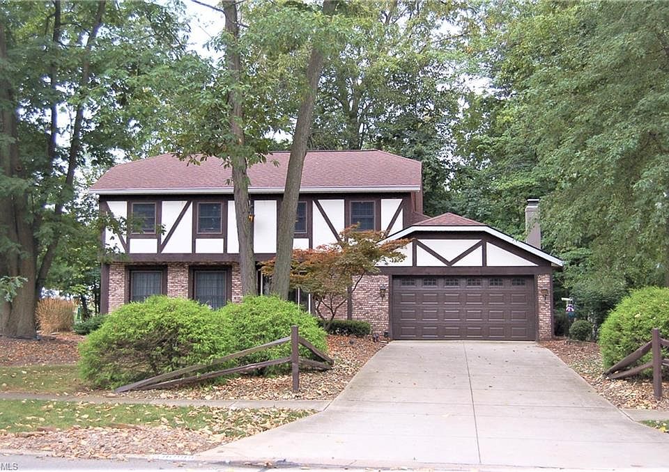 1st image of 16999 Hunting Meadows Dr