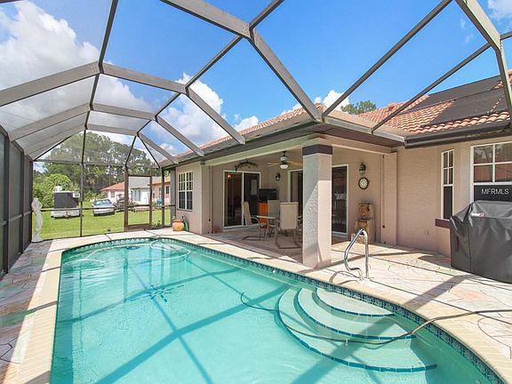 2nd image of 3059 Tamarind St